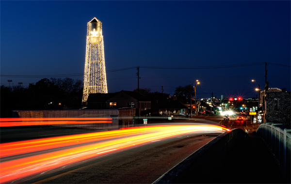 Is san Diego California or Houston Texas farther south？